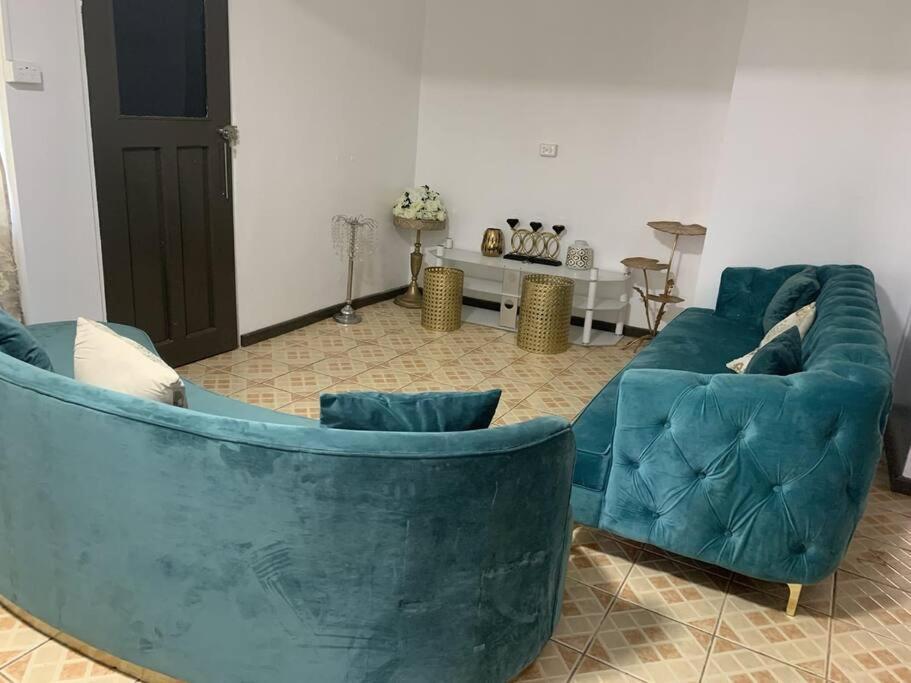 نادي Modern With Class Near Airport المظهر الخارجي الصورة